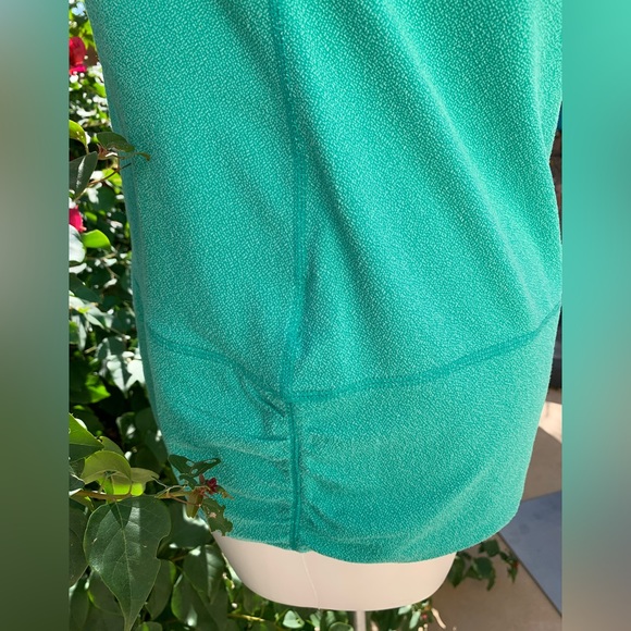 Like new workout top - Picture 4 of 4